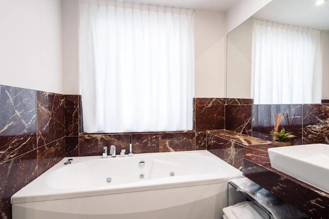 Hotel Michelangelo Καρράρα