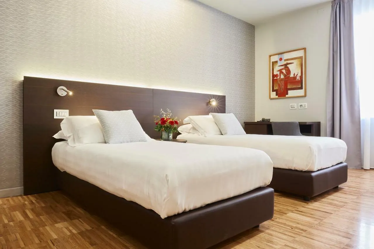 Hotel Michelangelo Καρράρα