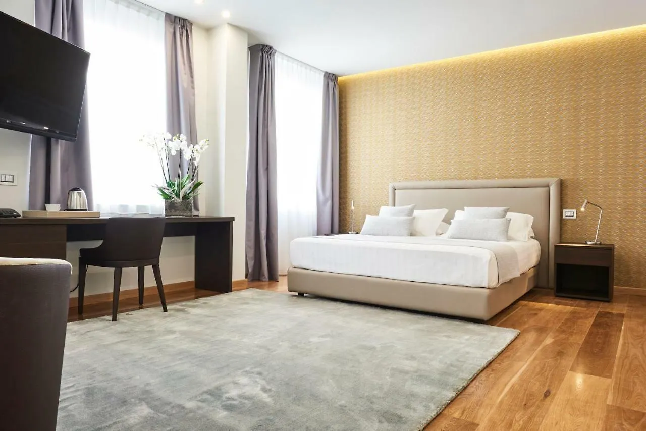 Hotel Michelangelo Καρράρα 4*,  Ιταλία