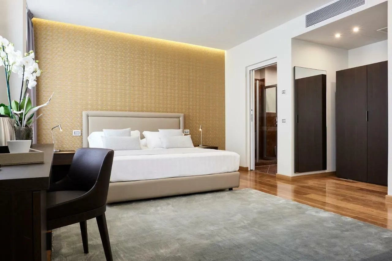 Hotel Michelangelo Καρράρα